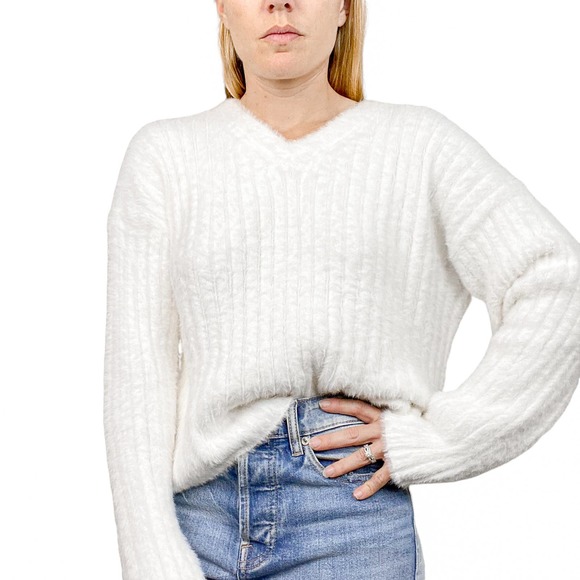 Babaton Top Sweater Slouch White Ulmann Sweater Size Small - Picture 2 of 10